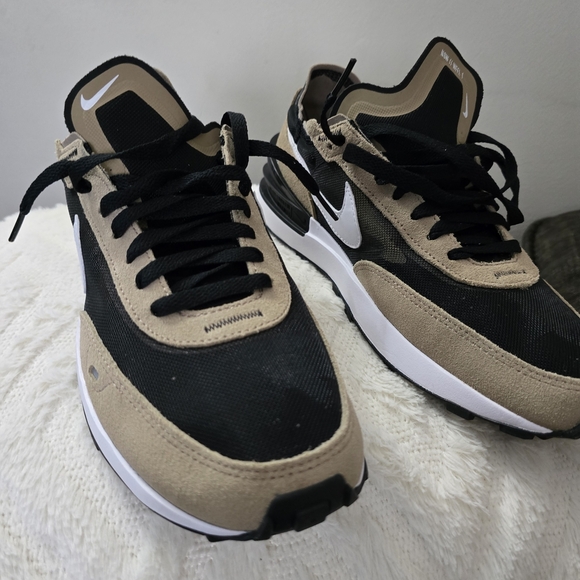Nike Black and Tan Sneakers with Suede Upper - Picture 6 of 7